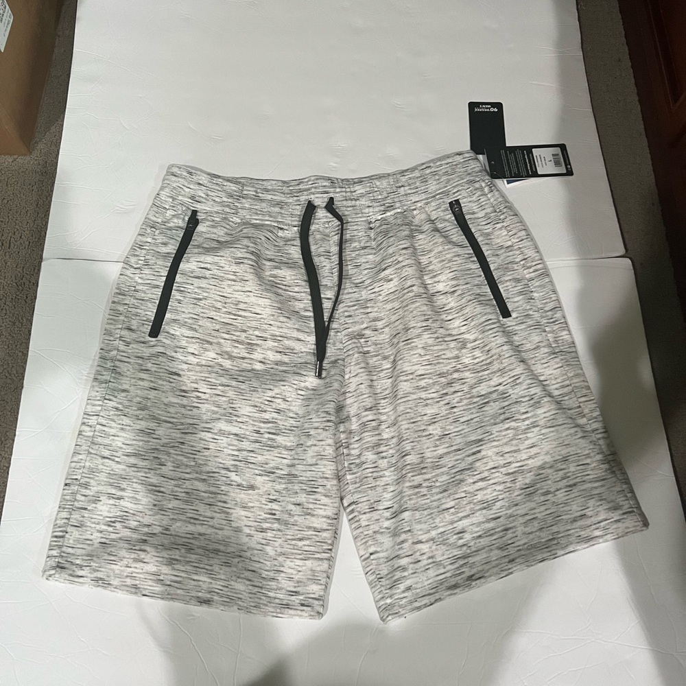 Men’s 90 Degree by Reflex sweatshorts black/white sweatshorts size: large